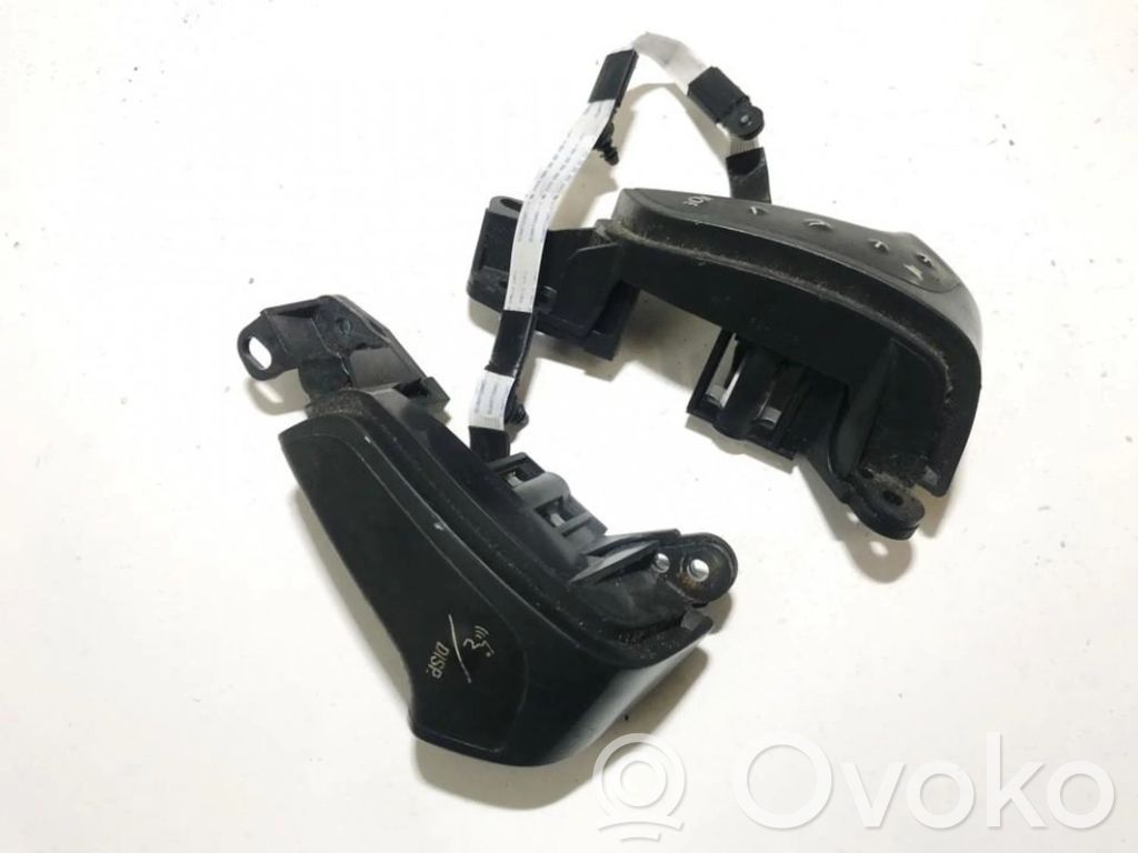 Toyota Avensis T250 Pulsanti/interruttori sul volante