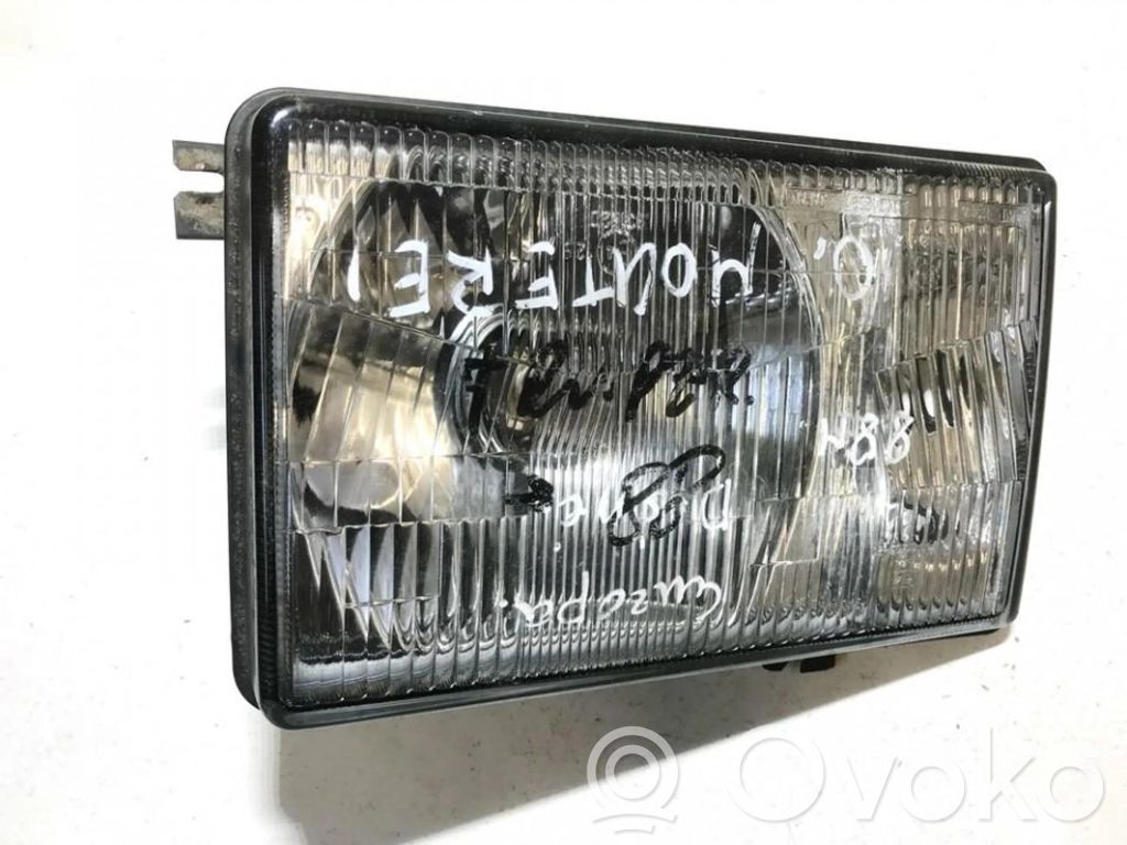 Opel Monterey Phare frontale 
