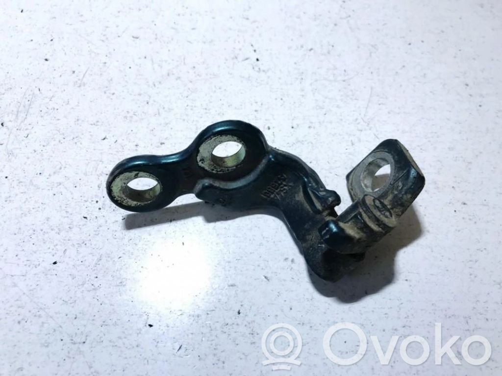 Ford Focus Bisagra inferior de la puerta trasera 