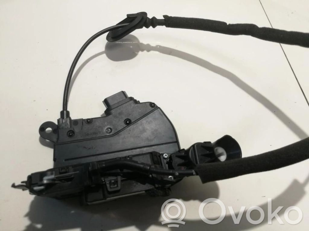 Renault Captur Front door lock 