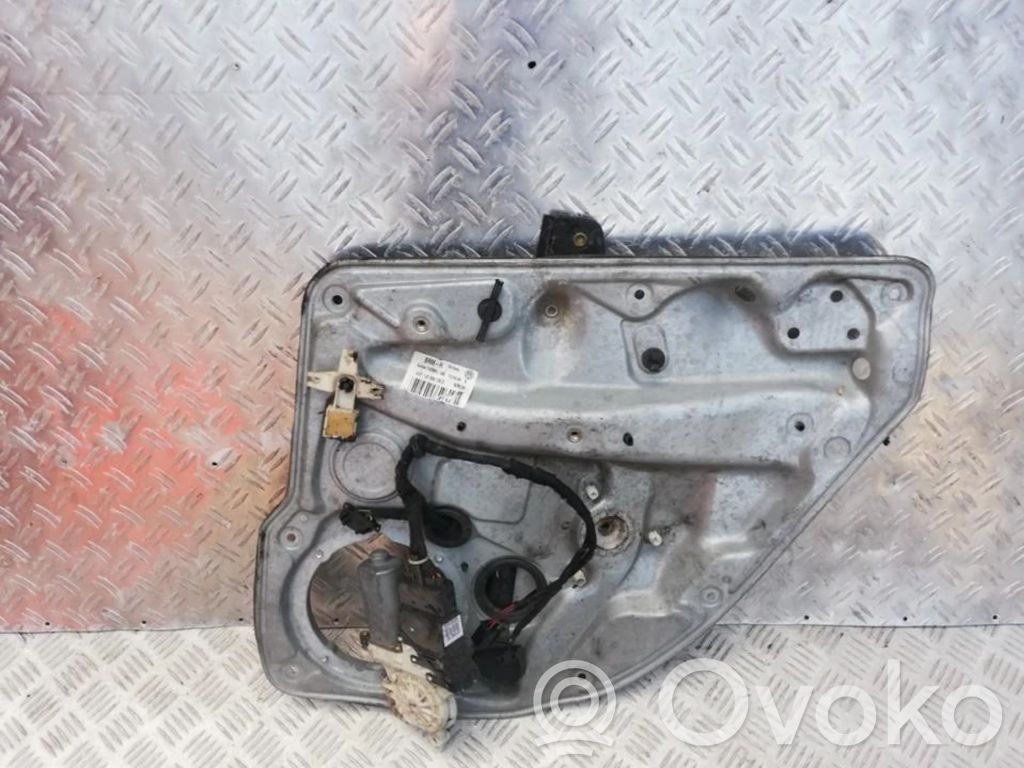Volkswagen Golf IV Alzacristalli del portellone scorrevole con motorino 