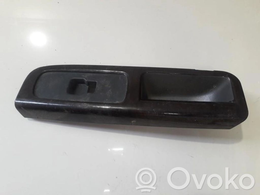 Front door window switch trim   30658448,8679670,30658448,8679670