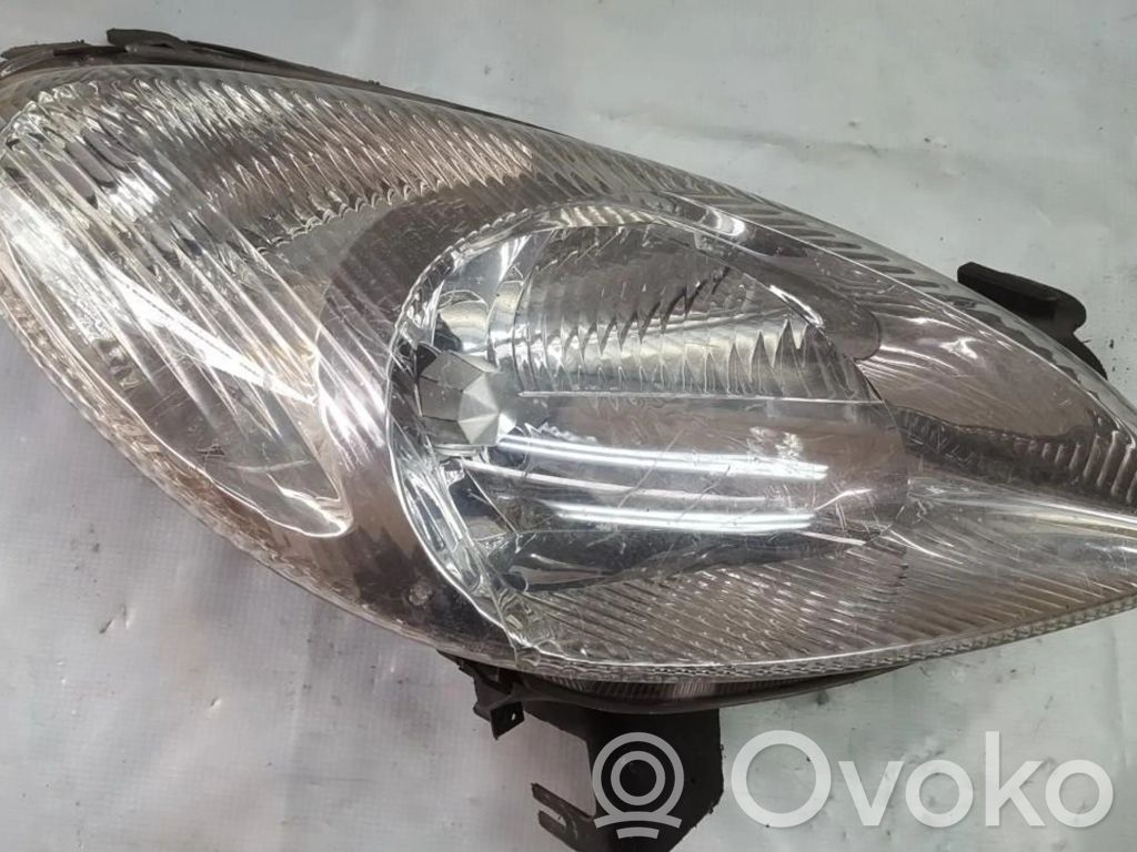 Citroen Xsara Picasso Phare frontale 