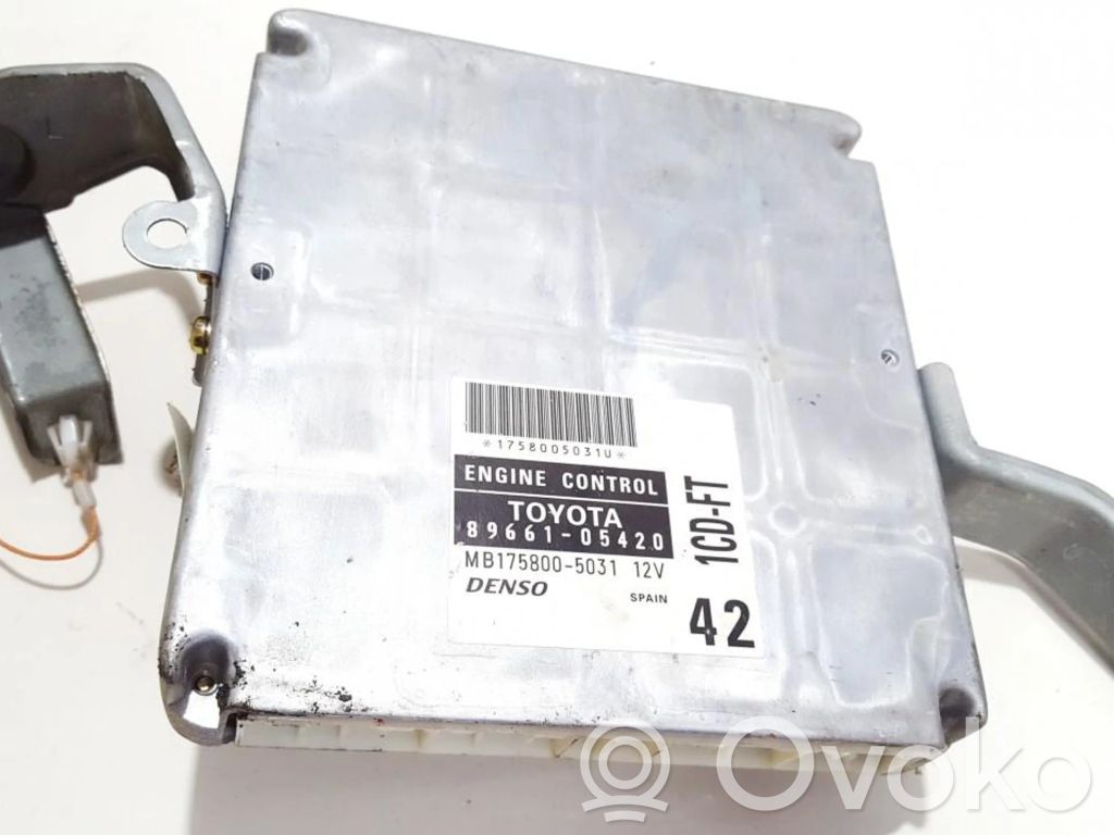 Toyota Avensis T220 Unitate/modul de control motor