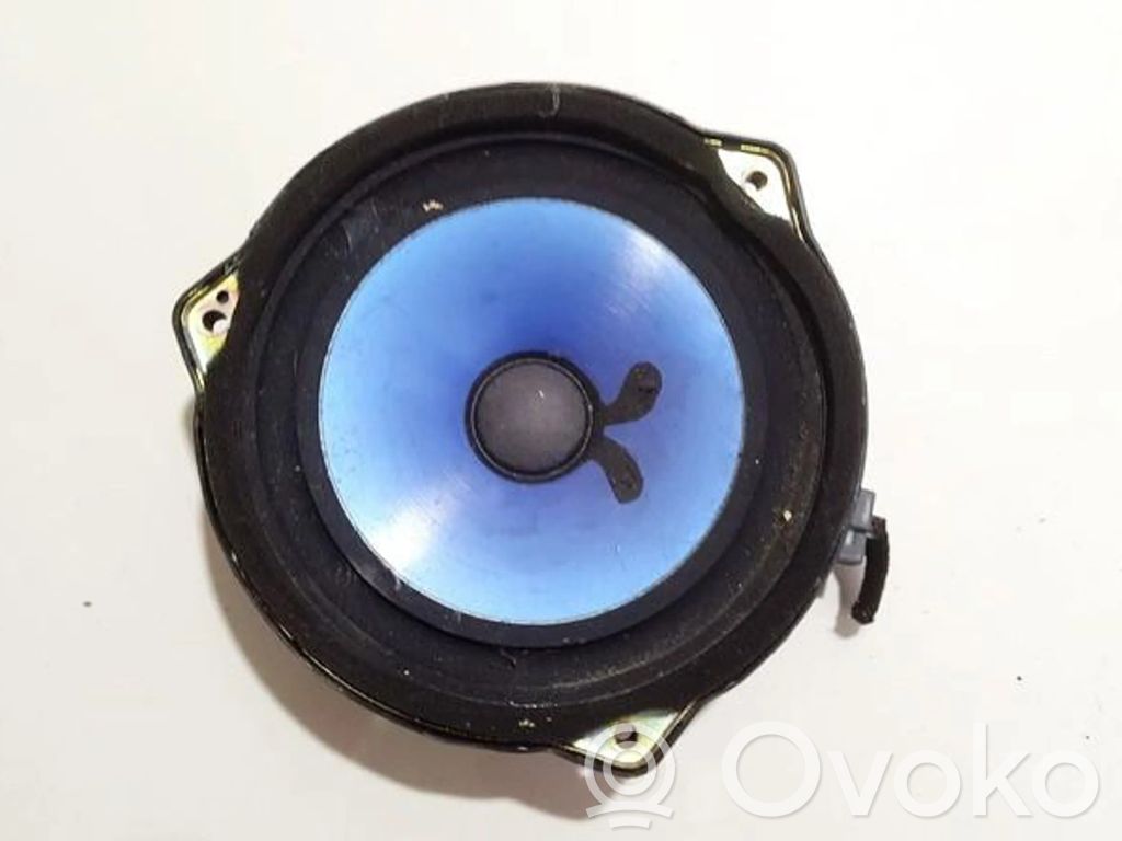 KIA Carens I Front door speaker 