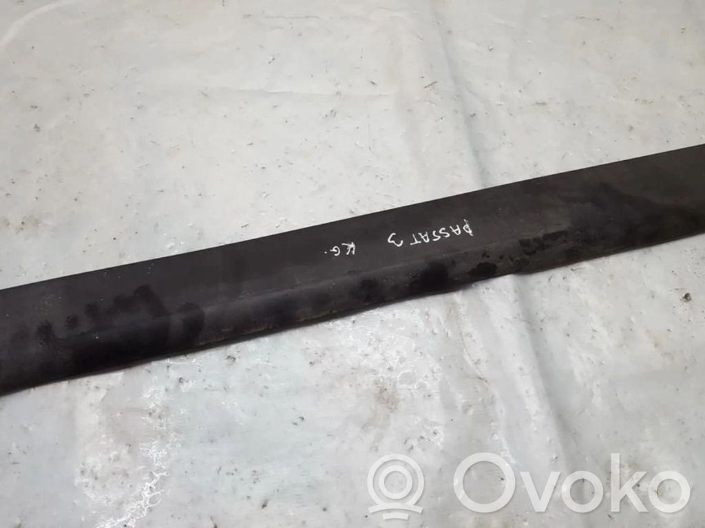 Volkswagen PASSAT B3 Rivestimento portiera posteriore (modanatura)