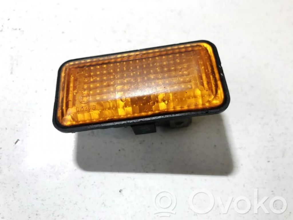 Volkswagen Golf III Semnalizator bară față 
