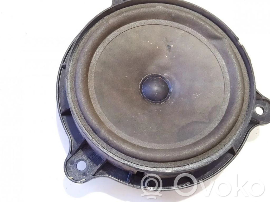 Nissan Almera N16 Altoparlante portiera anteriore