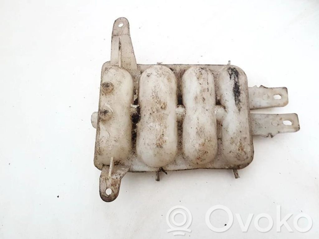Audi A4 S4 B5 8D Réservoir d'air sous vide