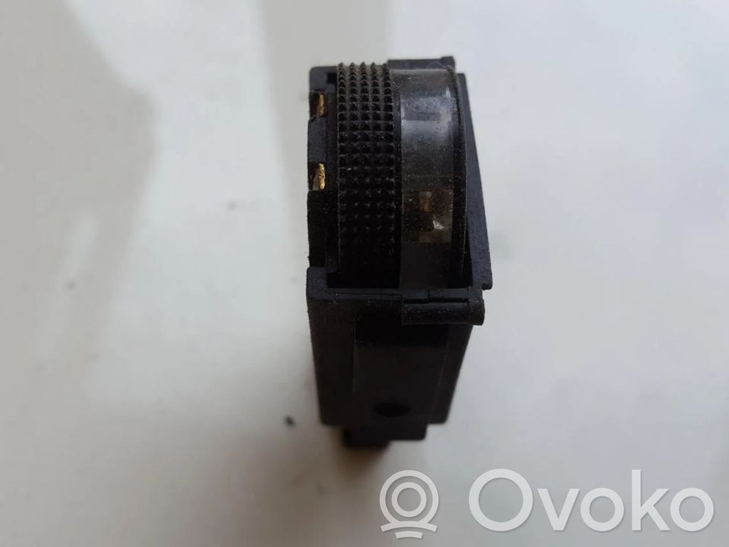 Volkswagen Golf III Przycisk / Pokrętło regulacji świateł 