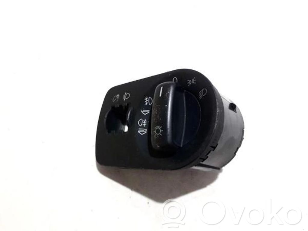 Light switch   8P2941531,04056773,0567,8P2941531