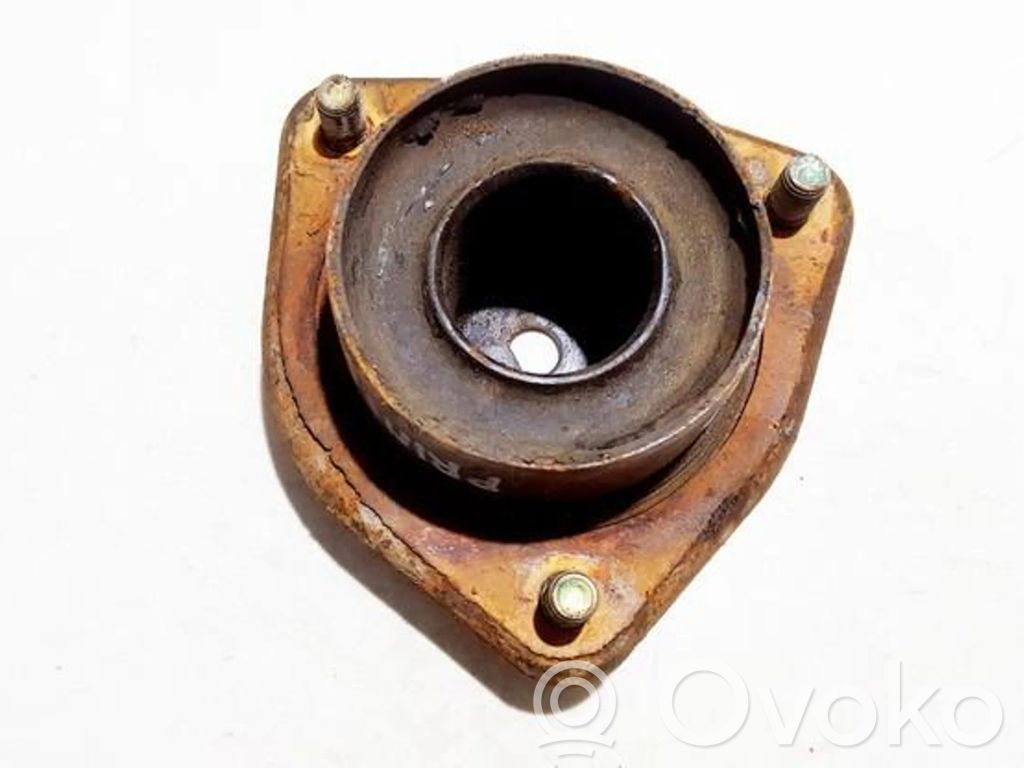 Nissan Primera Soporte del muelle espiral 