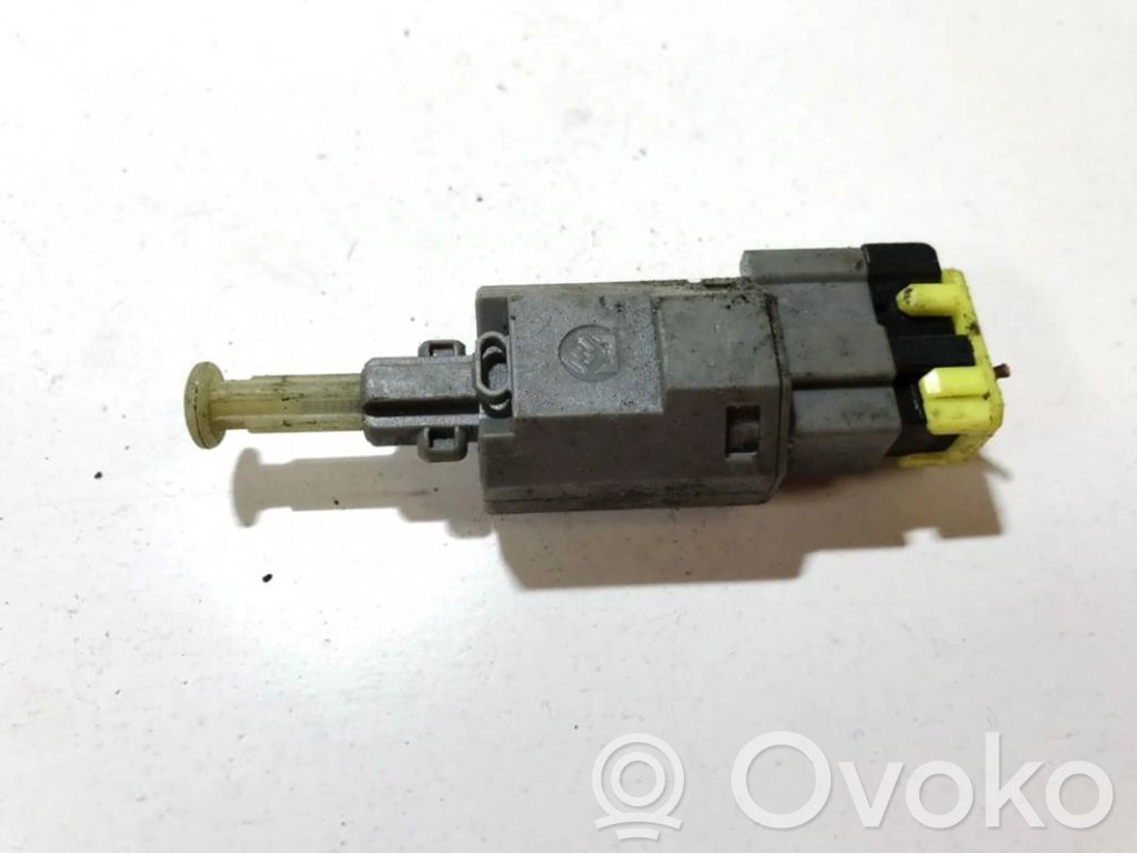 Mazda 626 Interruttore del pedale del freno 
