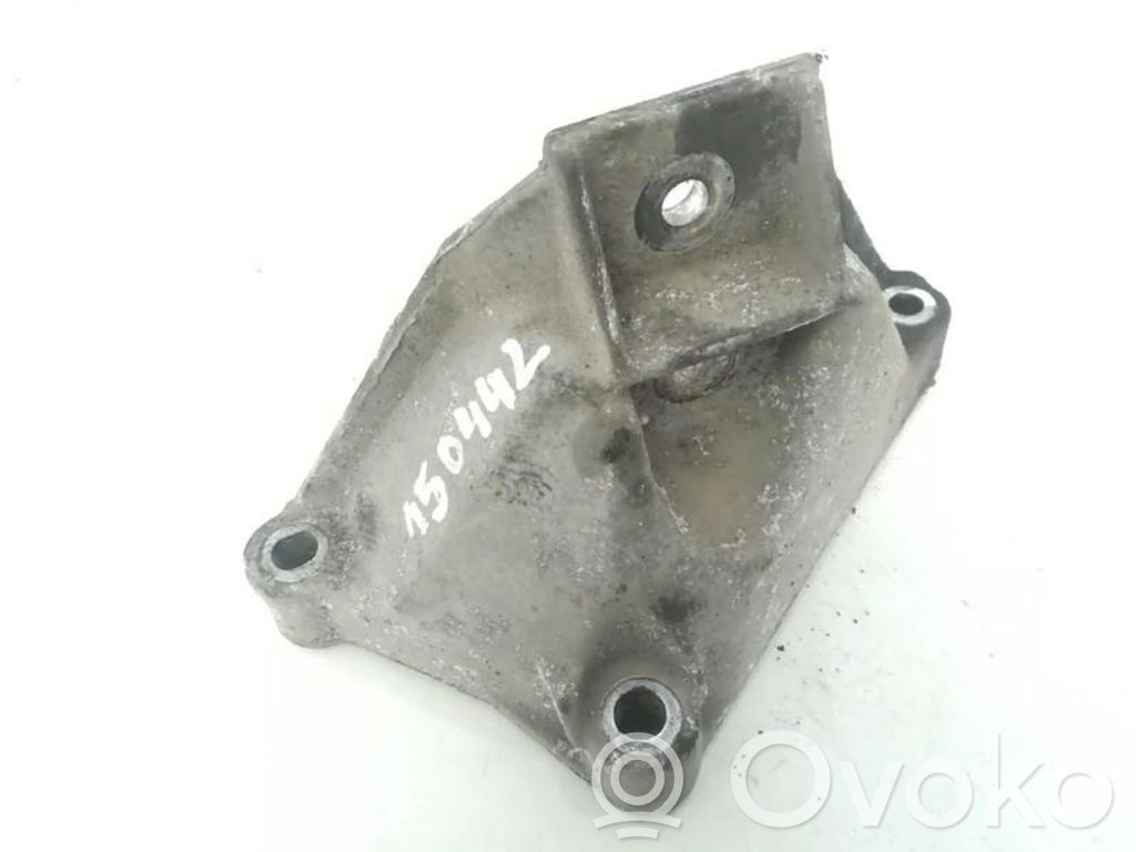 Chrysler Intrepid Engine mounting bracket 
