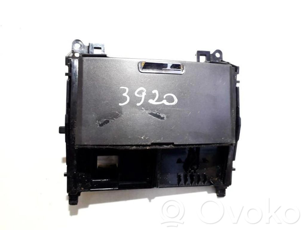 Lexus IS 220D-250-350 Cendrier