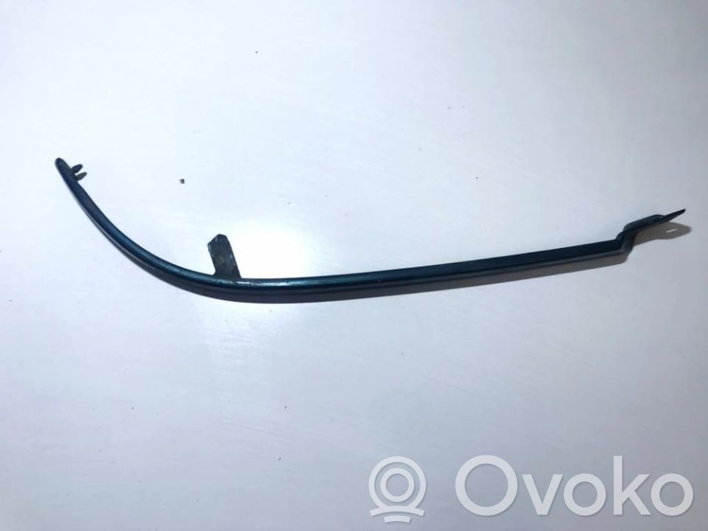 Audi 80 90 S2 B4 Rivestimento sotto il faro/fanale