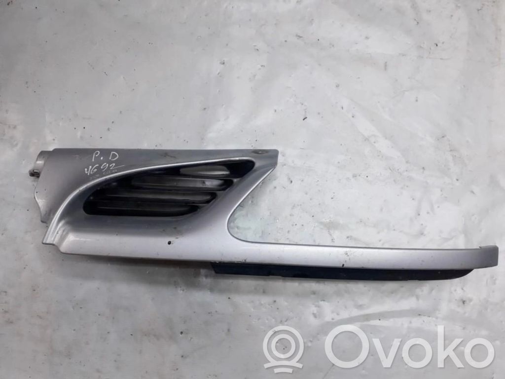 Renault Megane I Griglia anteriore