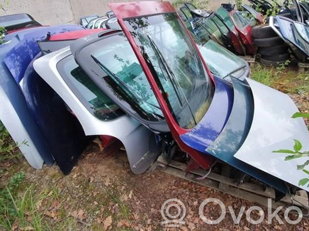 Mazda 323 Puerta del maletero/compartimento de carga 