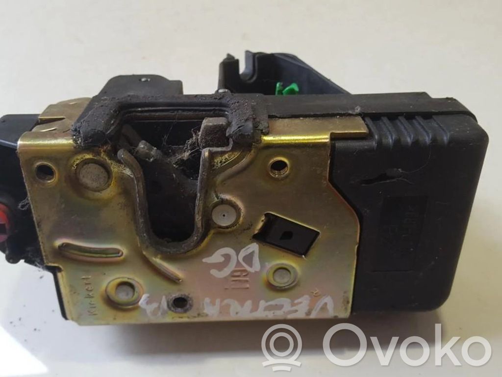Opel Vectra B Takaoven lukko 