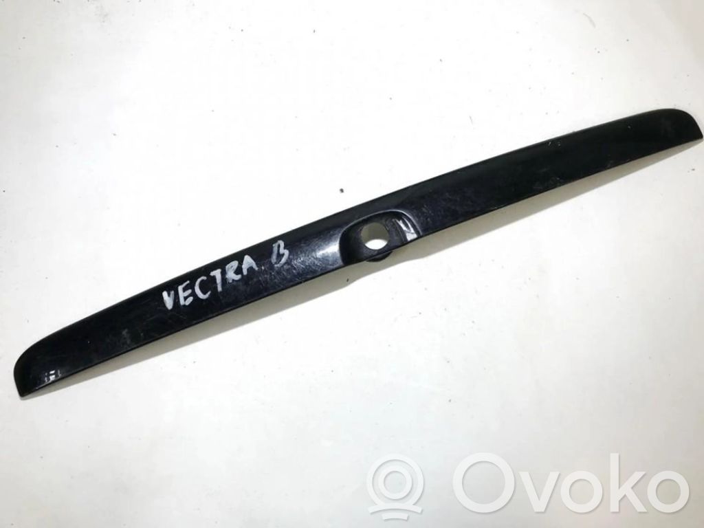 Opel Vectra B Listwa oświetlenie tylnej tablicy rejestracyjnej 