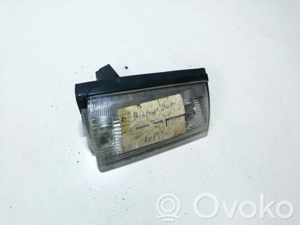 Nissan Sunny Semnalizator față 