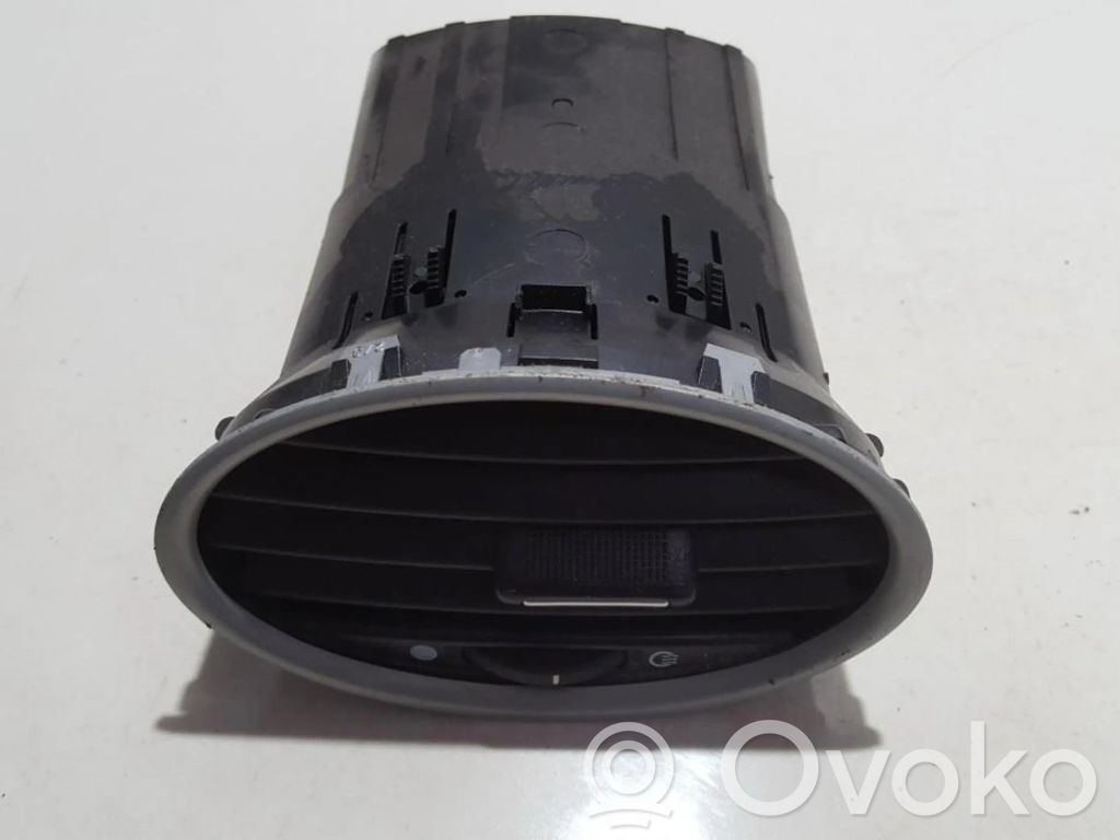 Rejilla de ventilación central del panel   4M51A014L21BC,4M51A014L21BC,4M51A014L21BC,4M51A014L21BC