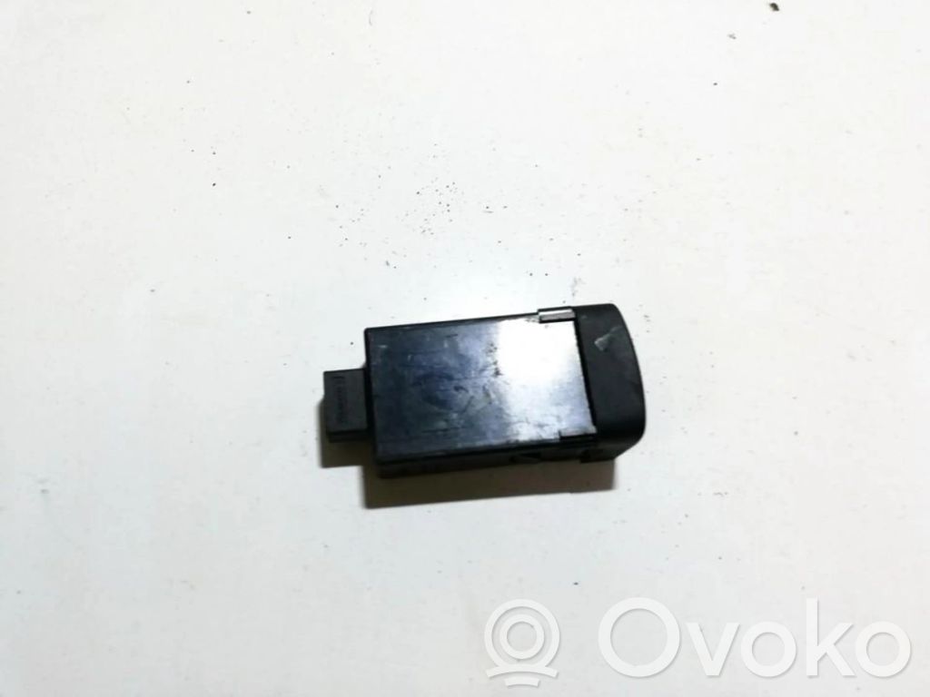 Interruptor de control del panel de luces   751U900702,751U900702