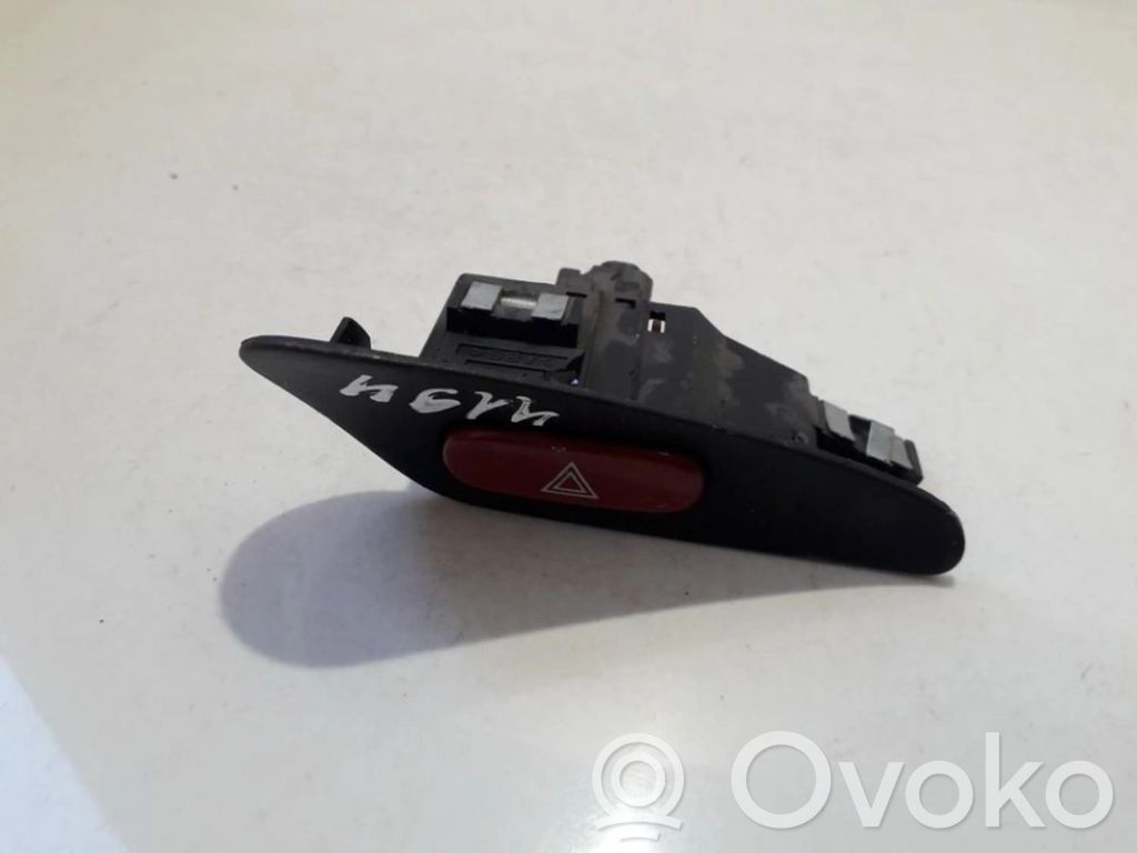 Peugeot 406 Przycisk świateł awaryjnych 