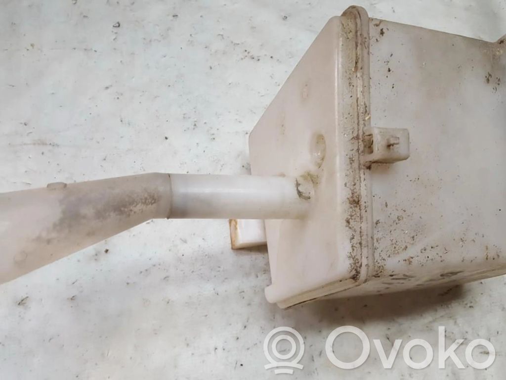 Nissan Primera Zbiornik płynu do spryskiwaczy szyby przedniej / czołowej 
