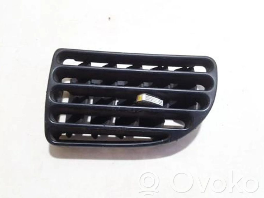 Toyota Avensis T250 Grilă ventilație centrală 