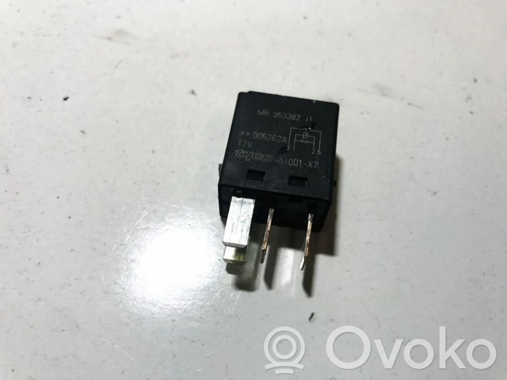Alte relee   MB953382,005626A,005626A,A1001X7,MB953382