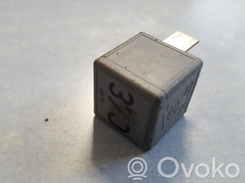 Otros relés   8D0951253,8D0951253
