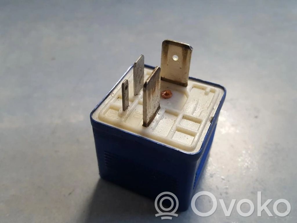 Altri relè   8A0951253,899587,899587,8A0951253