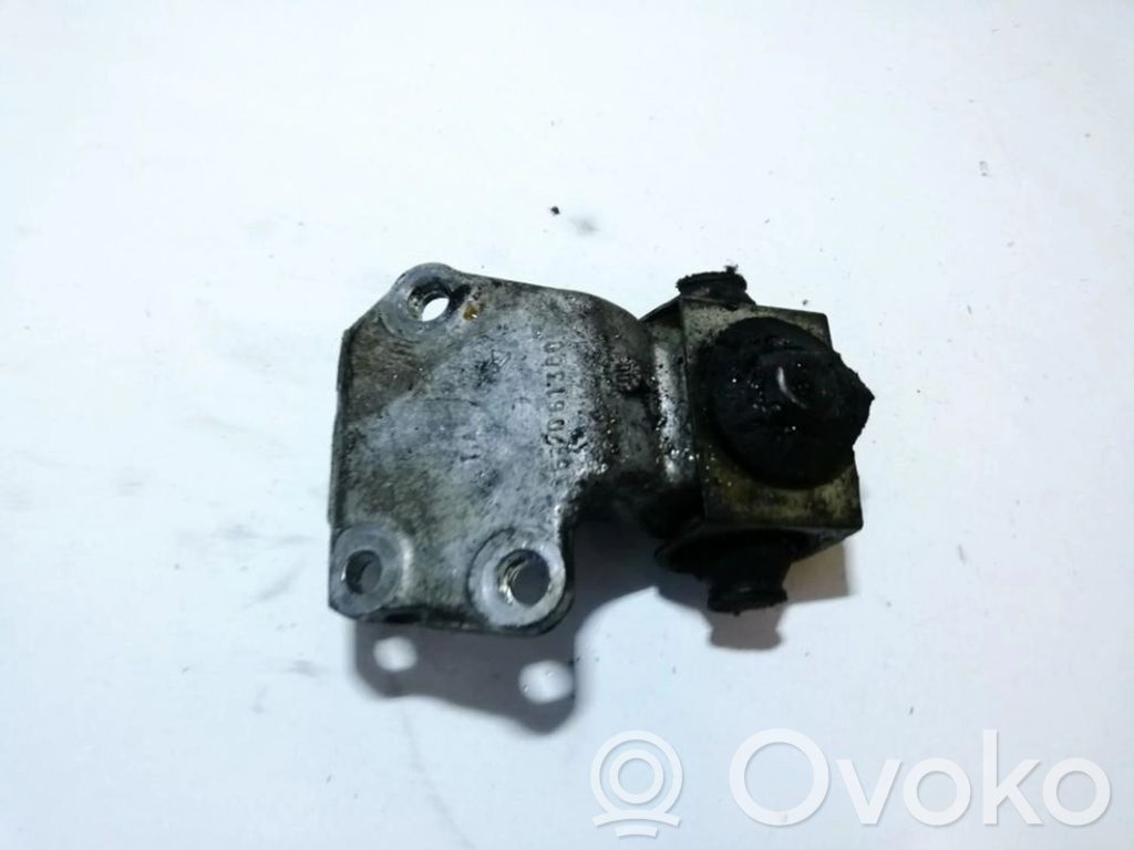 Citroen C4 I Engine mounting bracket 