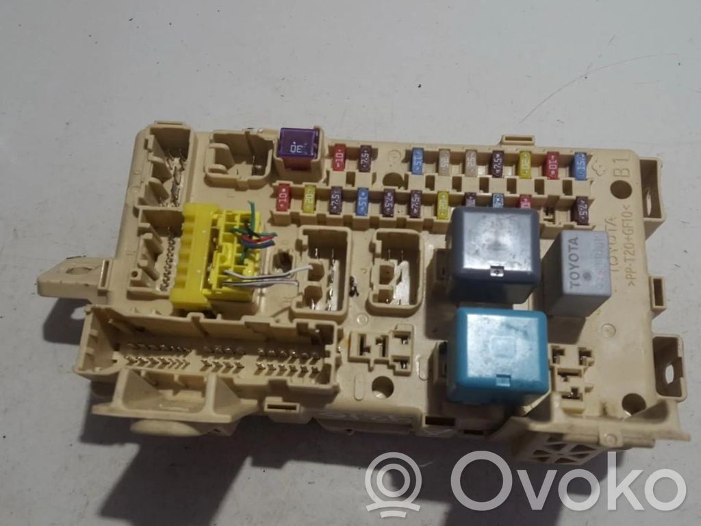 Toyota Corolla Verso AR10 Set scatola dei fusibili