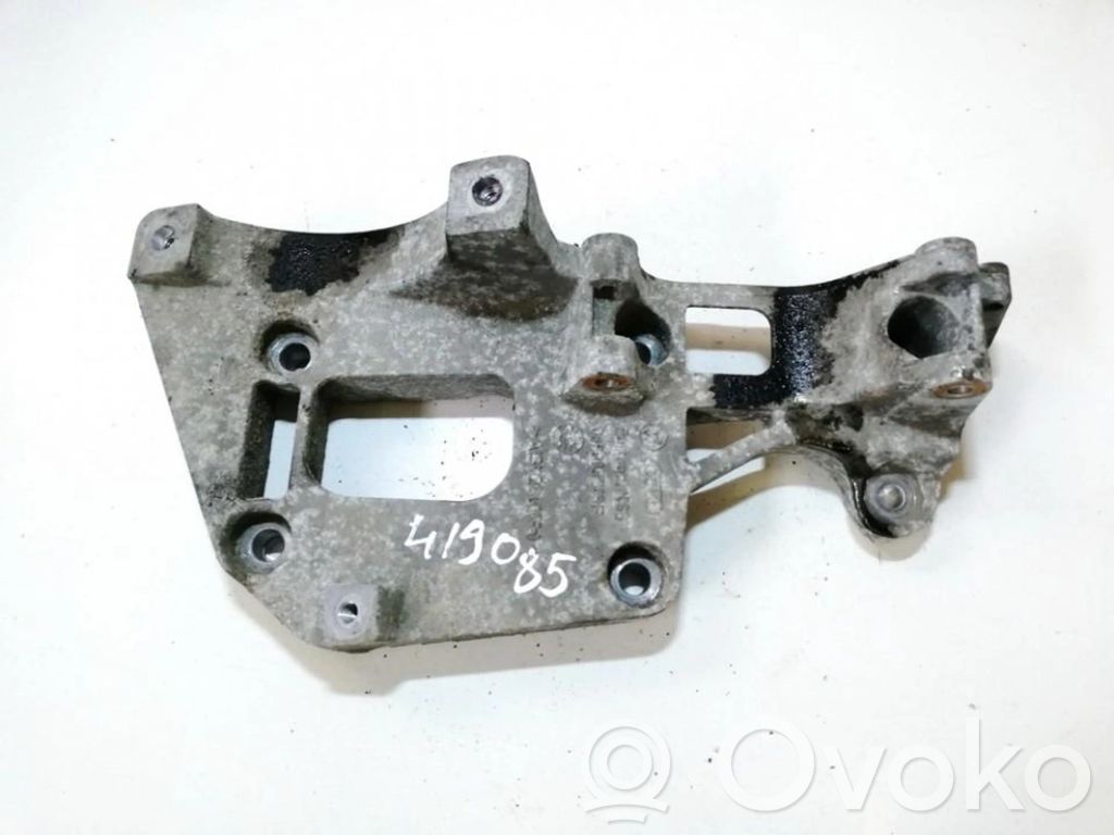 Volkswagen PASSAT B6 Suport motor