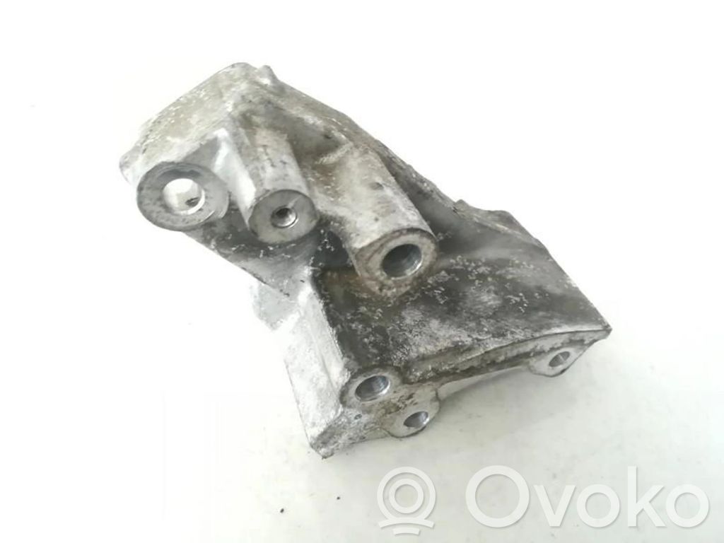 Citroen C5 Engine mounting bracket 