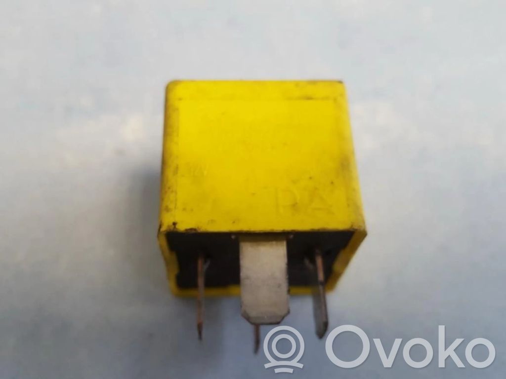 Otros relés   93BG14N089B1B,V23134B1X33,93BG14N089B1B,V23134B1X33,V23134B1X33