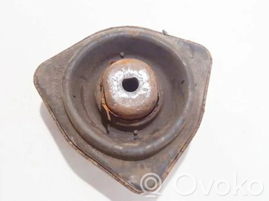 Nissan Primera Soporte del muelle espiral 