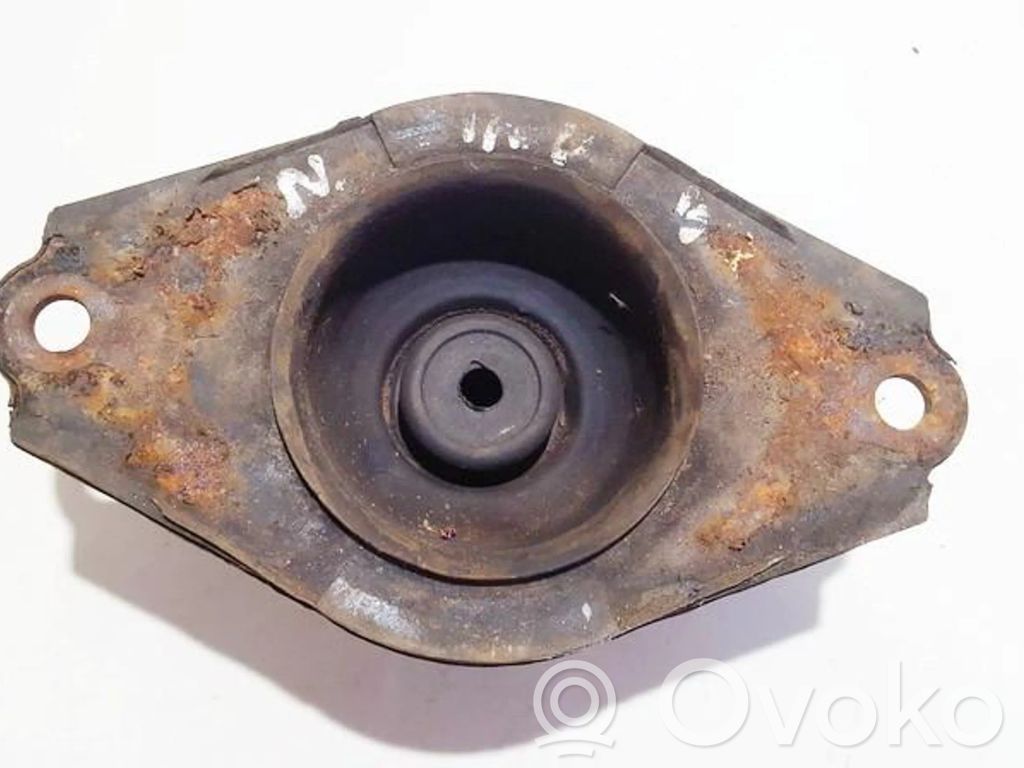 Nissan Almera Tino Piesă superioară arc