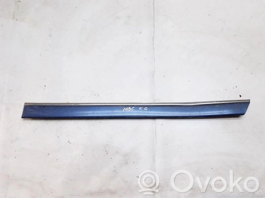 Mercedes-Benz C W202 Listwa drzwi tylnych 