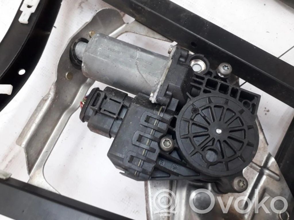 Audi A6 S6 C5 4B Asa reguladora de la puerta trasera 