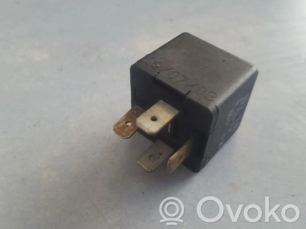 Audi A4 S4 B6 8E 8H Alte relee