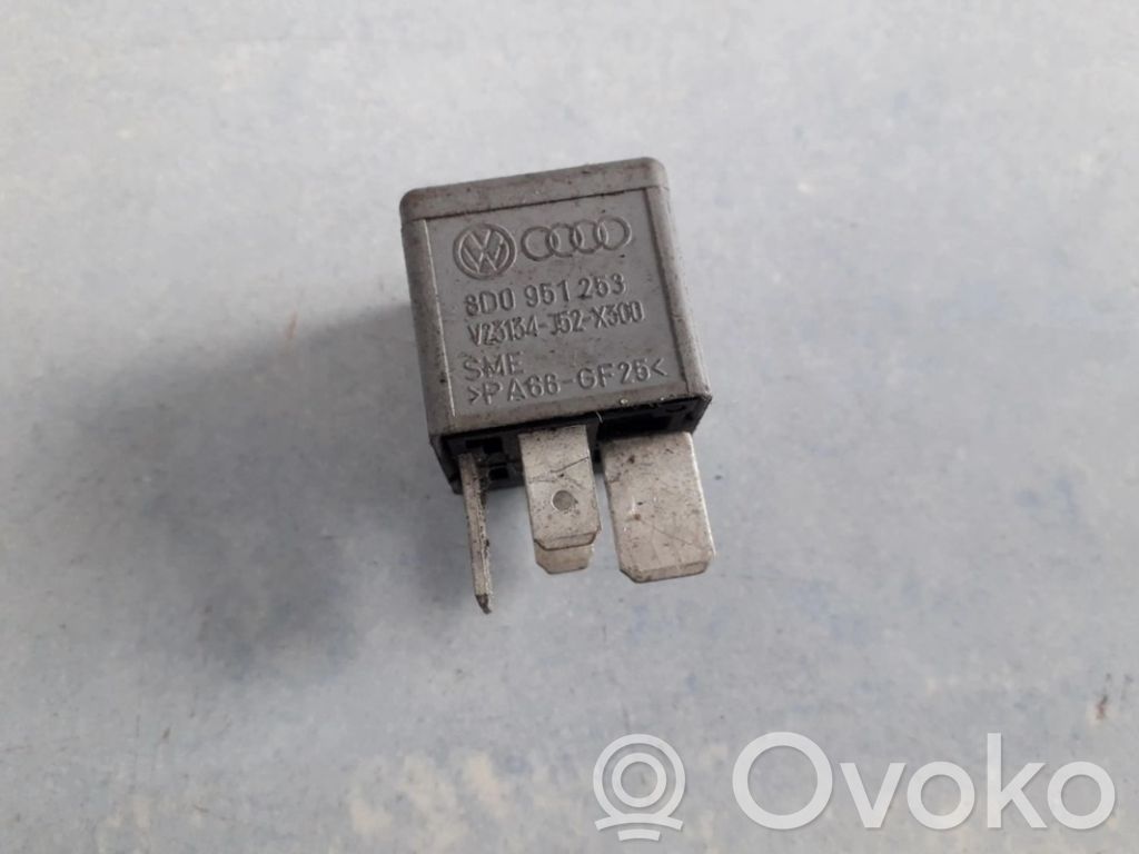 Sonstige Relais   8D0951253,V23134J52X300,8D0951253,V23134J52X300,V23134J52X300