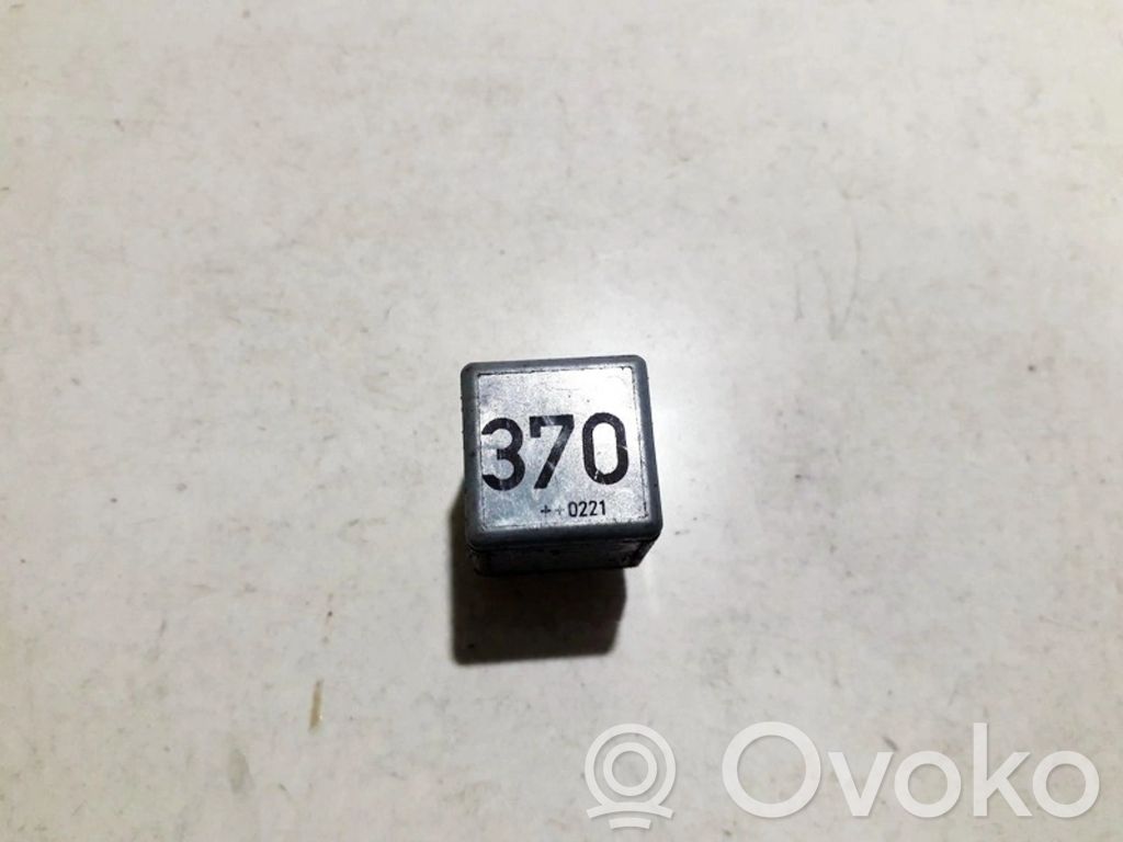 Otros relés   8D0951253,V23134J52X300,8D0951253,V23134J52X300