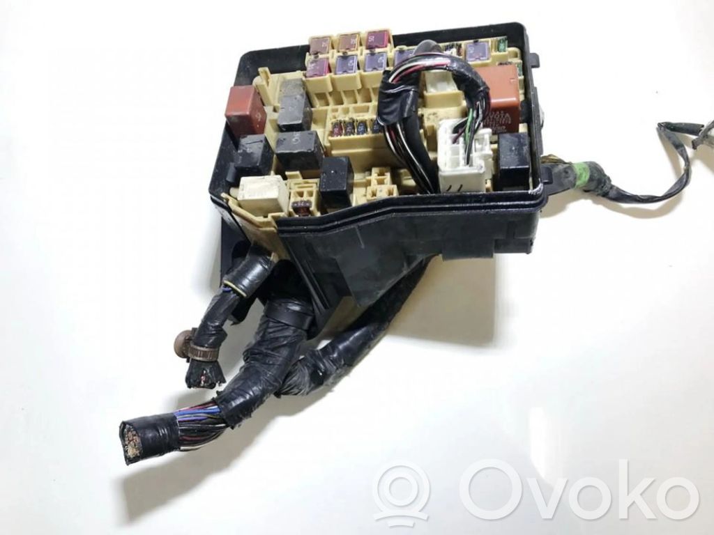 Toyota Avensis Verso Boîte à fusibles 