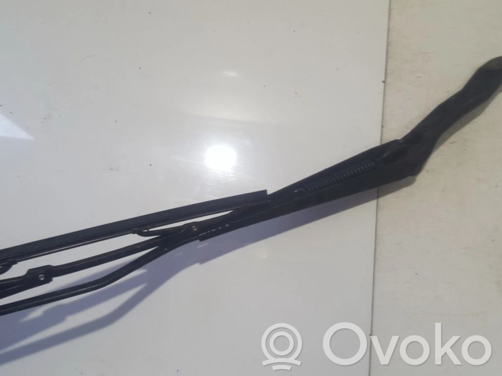 Peugeot 206 Front wiper blade arm 