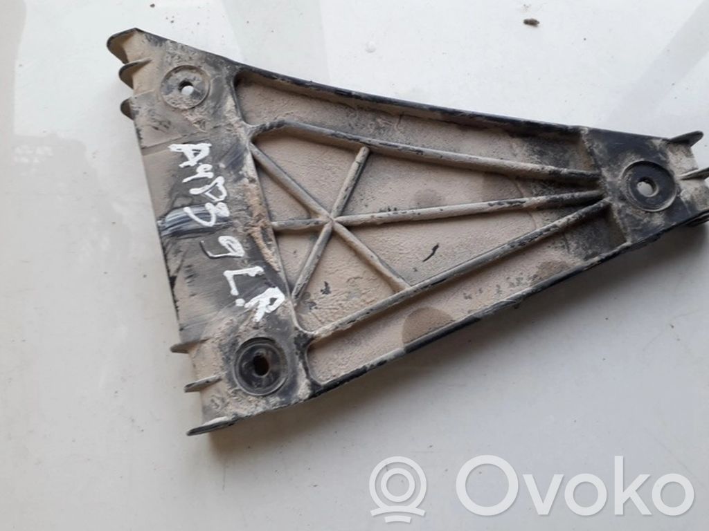 Audi A4 S4 B5 8D Suport montare bară spate