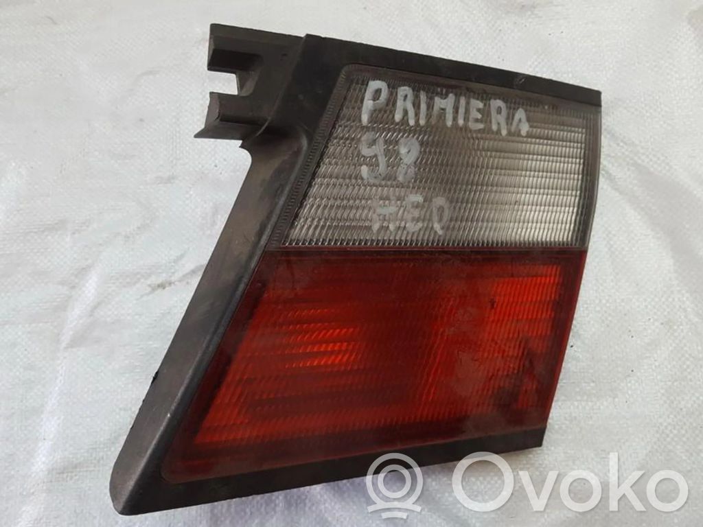 Nissan Primera Lampy tylnej klapy bagażnika 