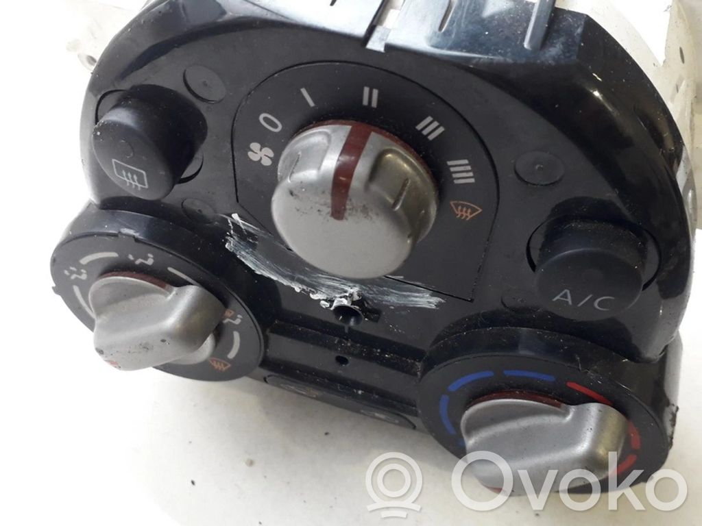 Nissan Note (E12) Ilmastoinnin ohjainlaite 